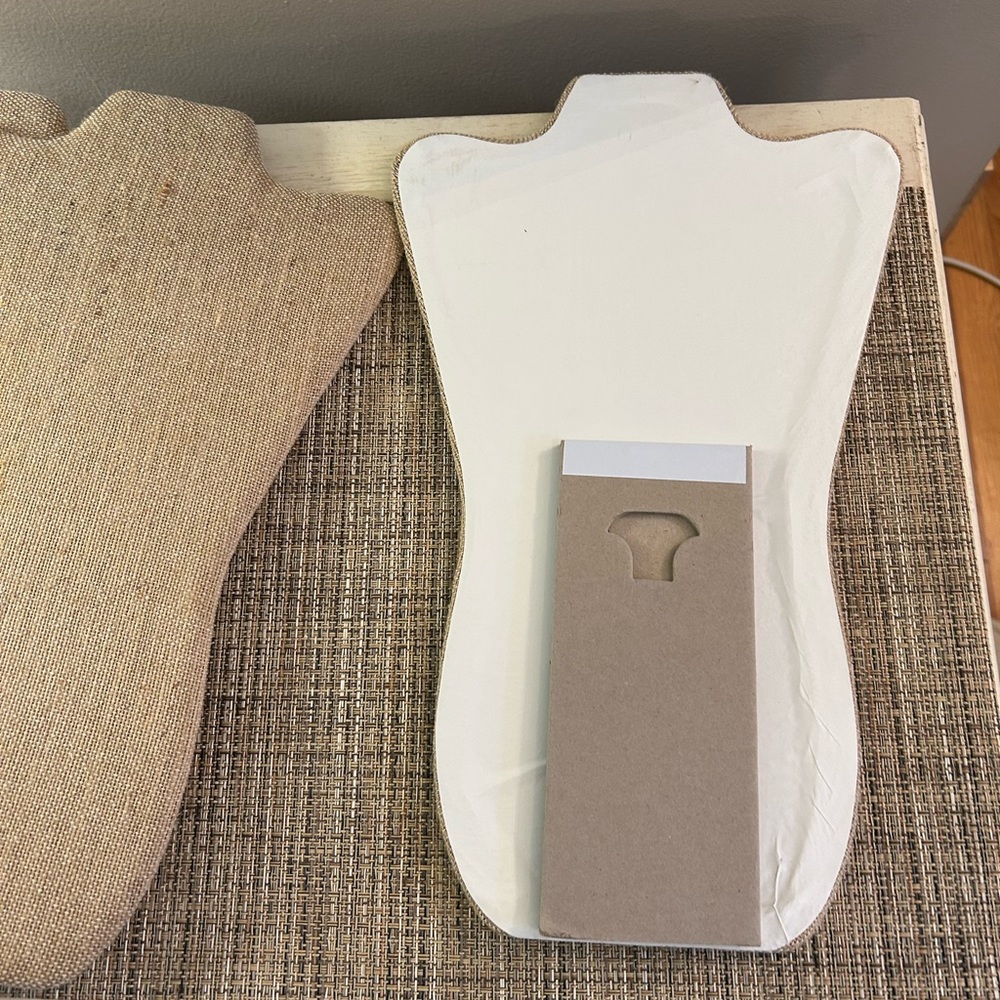 Linen necklace displays